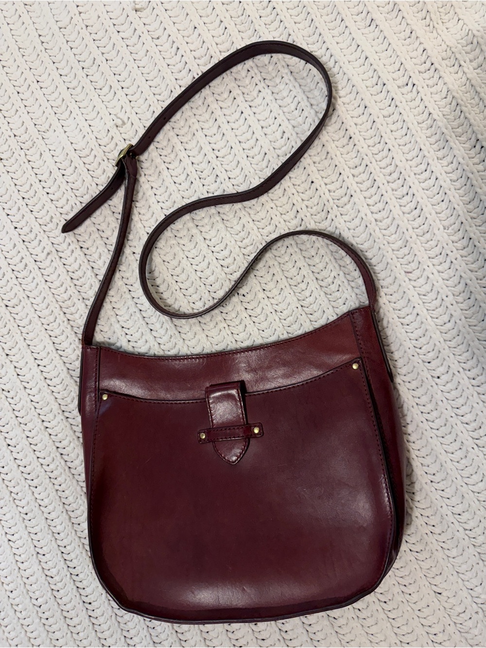 Frye Olivia Large Leather Crossbody Bag in Merlot